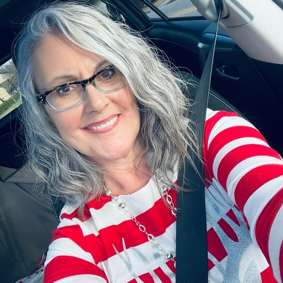 Meet your Posher, Gaye Price - Picture 4 of 11